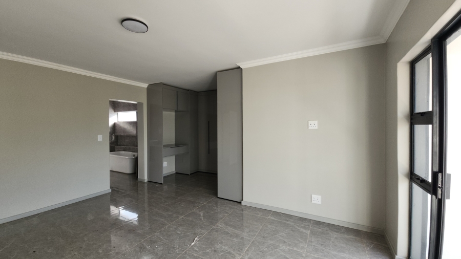 To Let 4 Bedroom Property for Rent in Melodie North West